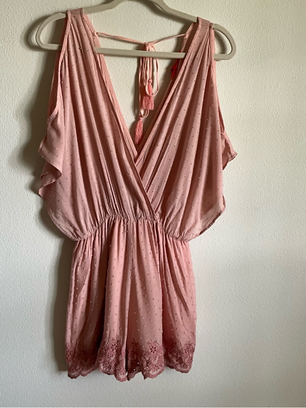 Chelsea & Violet Dusty Pink Tassel V-Neck Romper Small